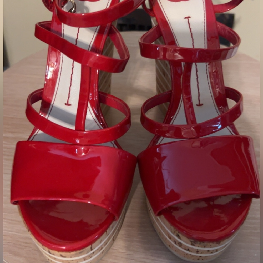 Authentic GUCCI Patent Leather Eilin Cork Wedge T-Strap Sandal Red